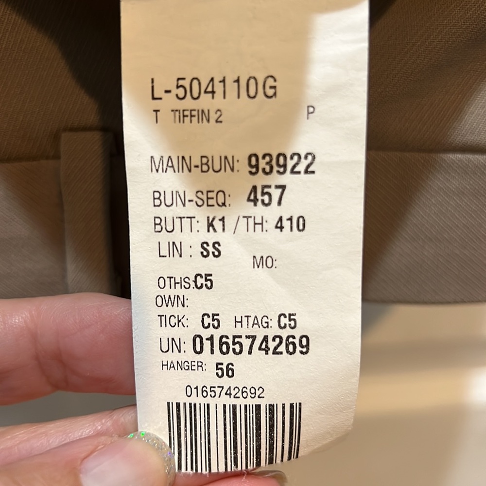 Suit - Picture 9 of 9